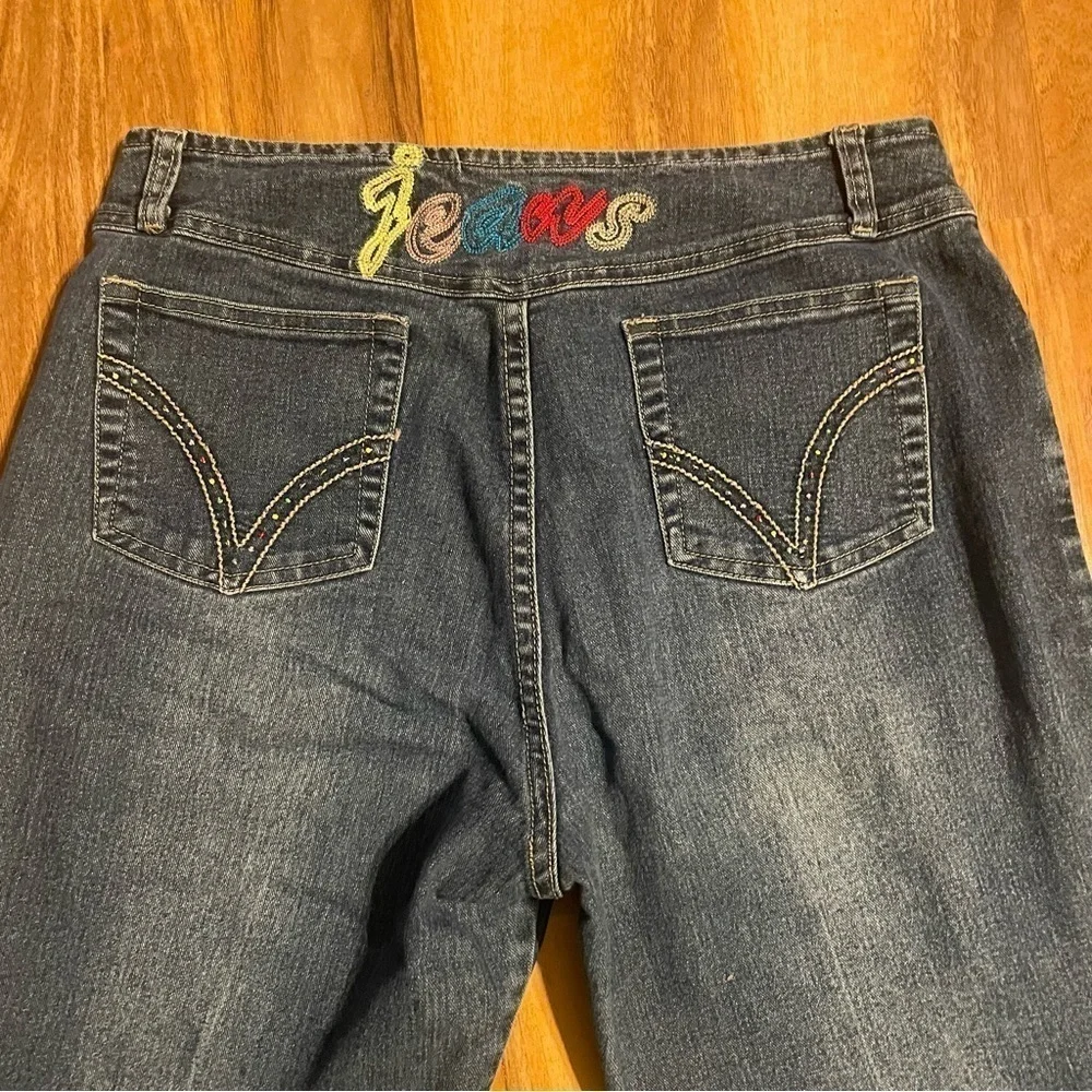 Zion Original Jeans Embroidered Capri Pants Size Large - Picture 4 of 7